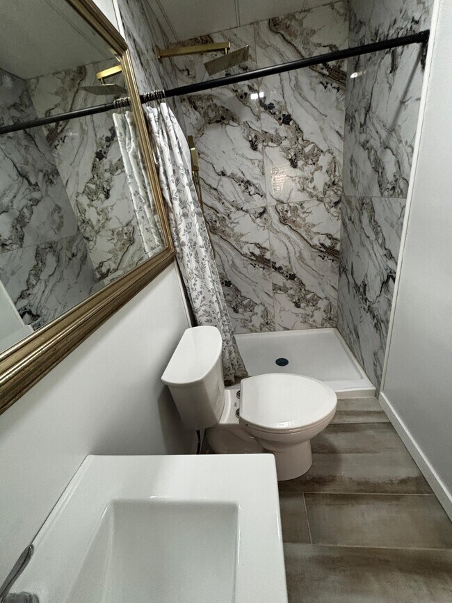 Foto del edificio - 4221 Pittenger Dr