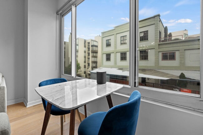 Foto del edificio - 220 Lombard St