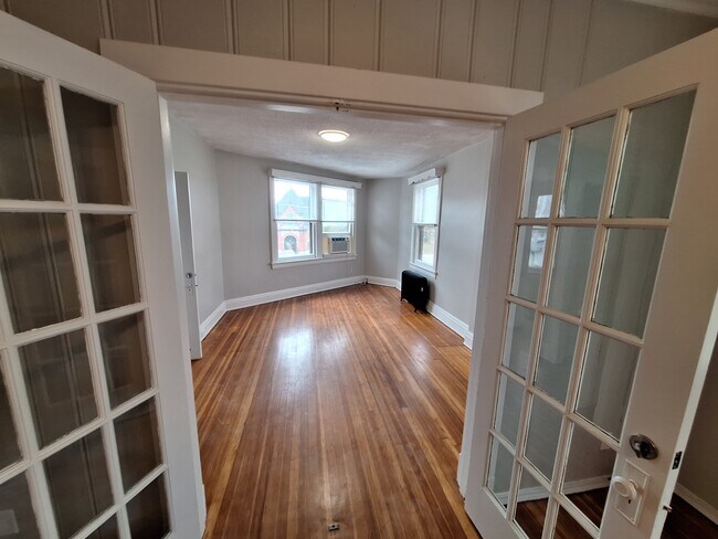 Dormitorio - 2503 Fairview Ave