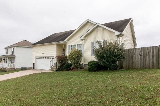 Building Photo - 1100 Gunpoint Dr (For Rent)