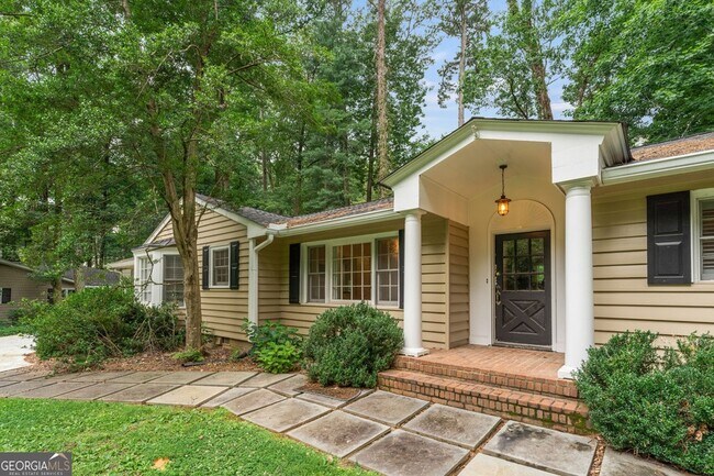 Foto del edificio - 2986 Mornington Dr NW