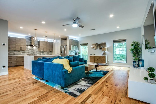 Foto del edificio - 1921 California Dr