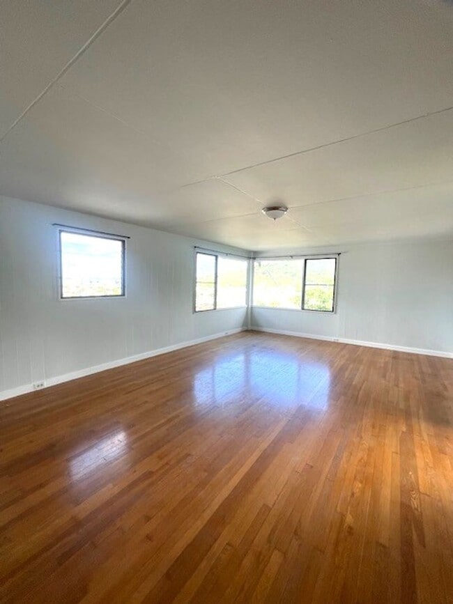 Building Photo - 3 Bed/ 1 Bath home in Honolulu