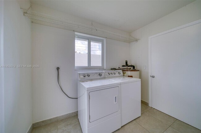 Foto del edificio - 9557 SW 40th Terrace