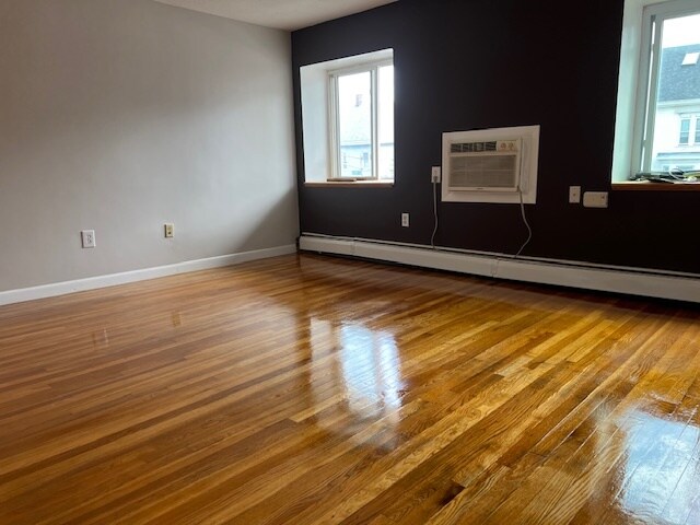 Living - 80 Main St
