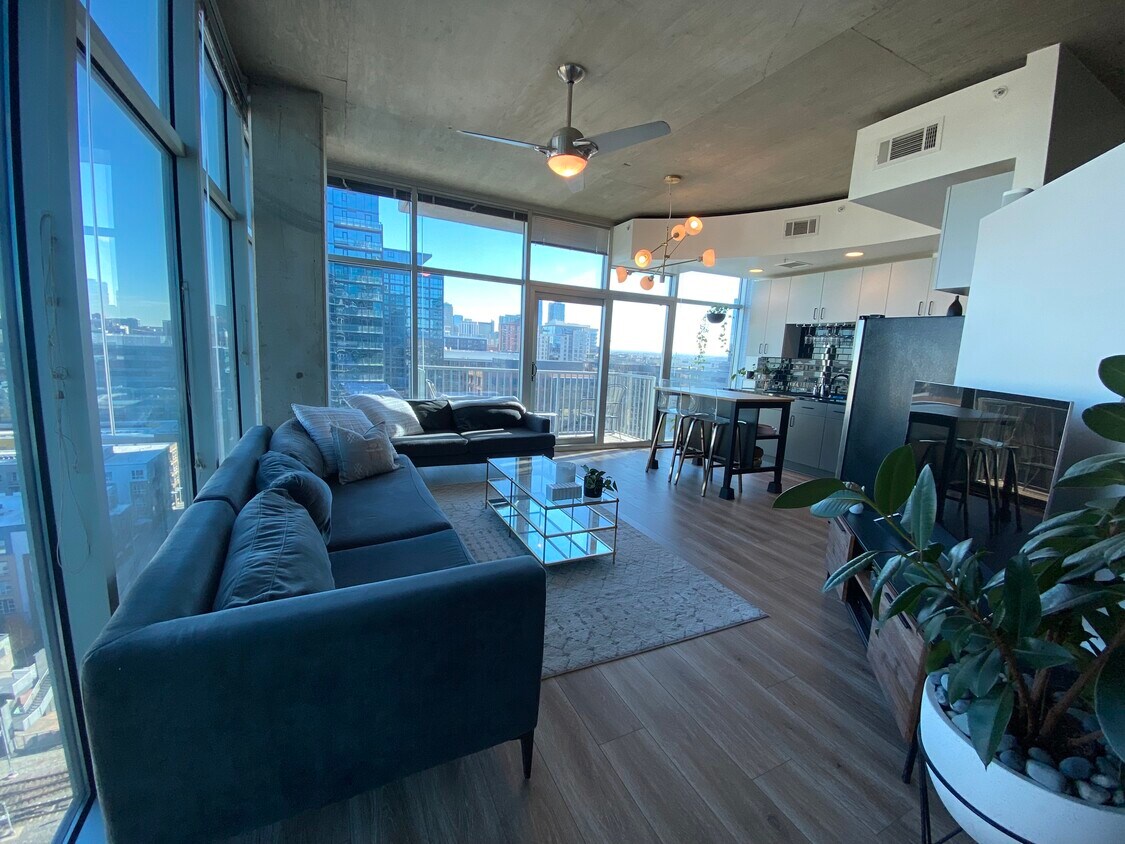 Foto principal - 1700 Bassett St