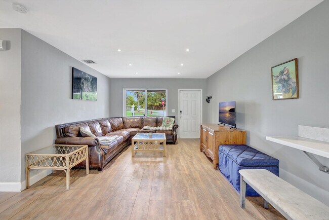 Foto del edificio - 3241 SW 19th St