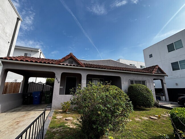 Foto del edificio - 1850 S Curson Ave