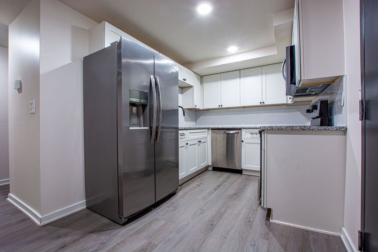 116-118 N 32nd Avenue - 116-118 N 32nd Avenue