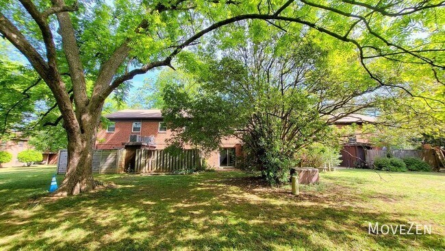 Foto del edificio - 5805 Nottoway Ct