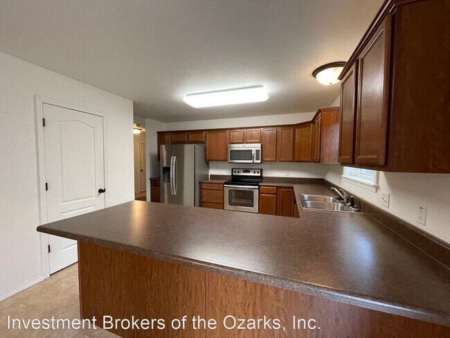 Building Photo - 3 br, 2 bath House - 227 Everett Mill Road