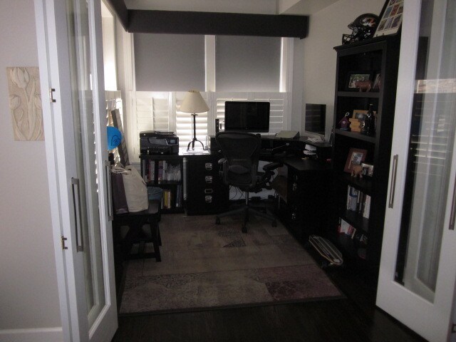 Building Photo - 811 Hinman Ave