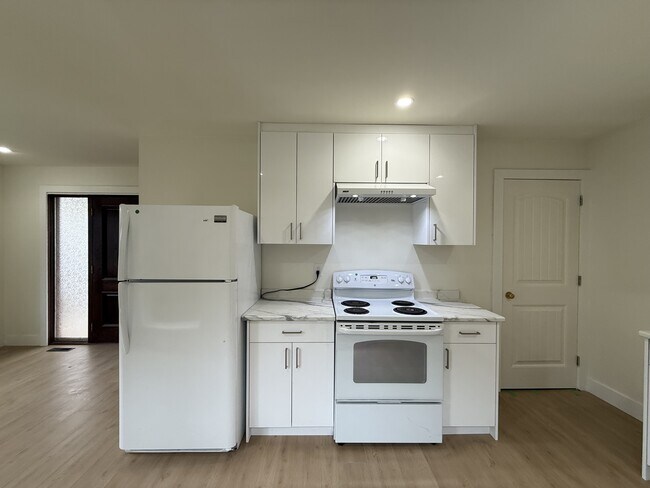 Photo du bâtiment - 9419 McNaught Rd