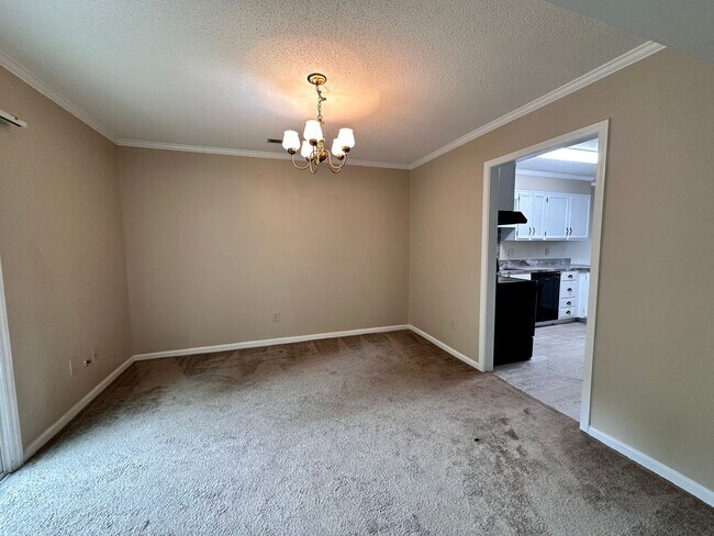 Foto del edificio - Exclusively Offered By Muse Realty Rentals...