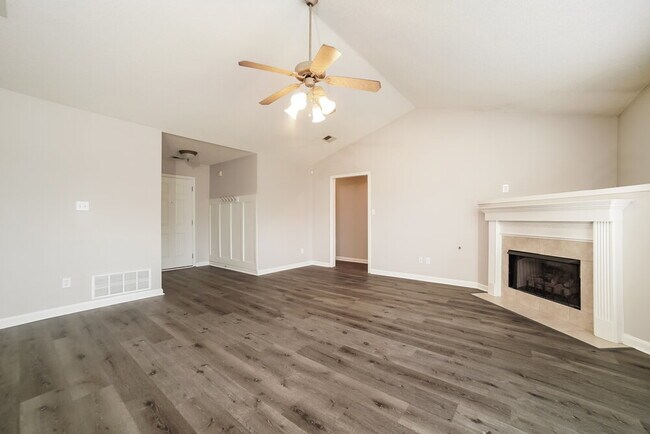 Building Photo - 6541 Sandbourne E