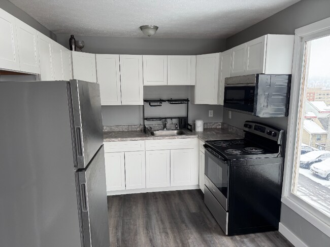 Building Photo - 511 Grant Ave