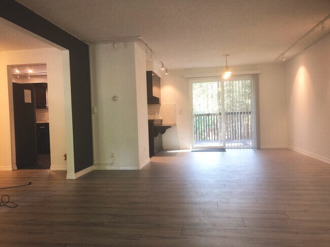 Foto del edificio - 7223 S Cedar Rd