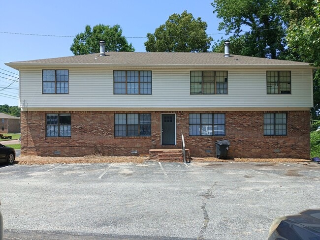 Building Photo - 263 Tinker Hill Cv