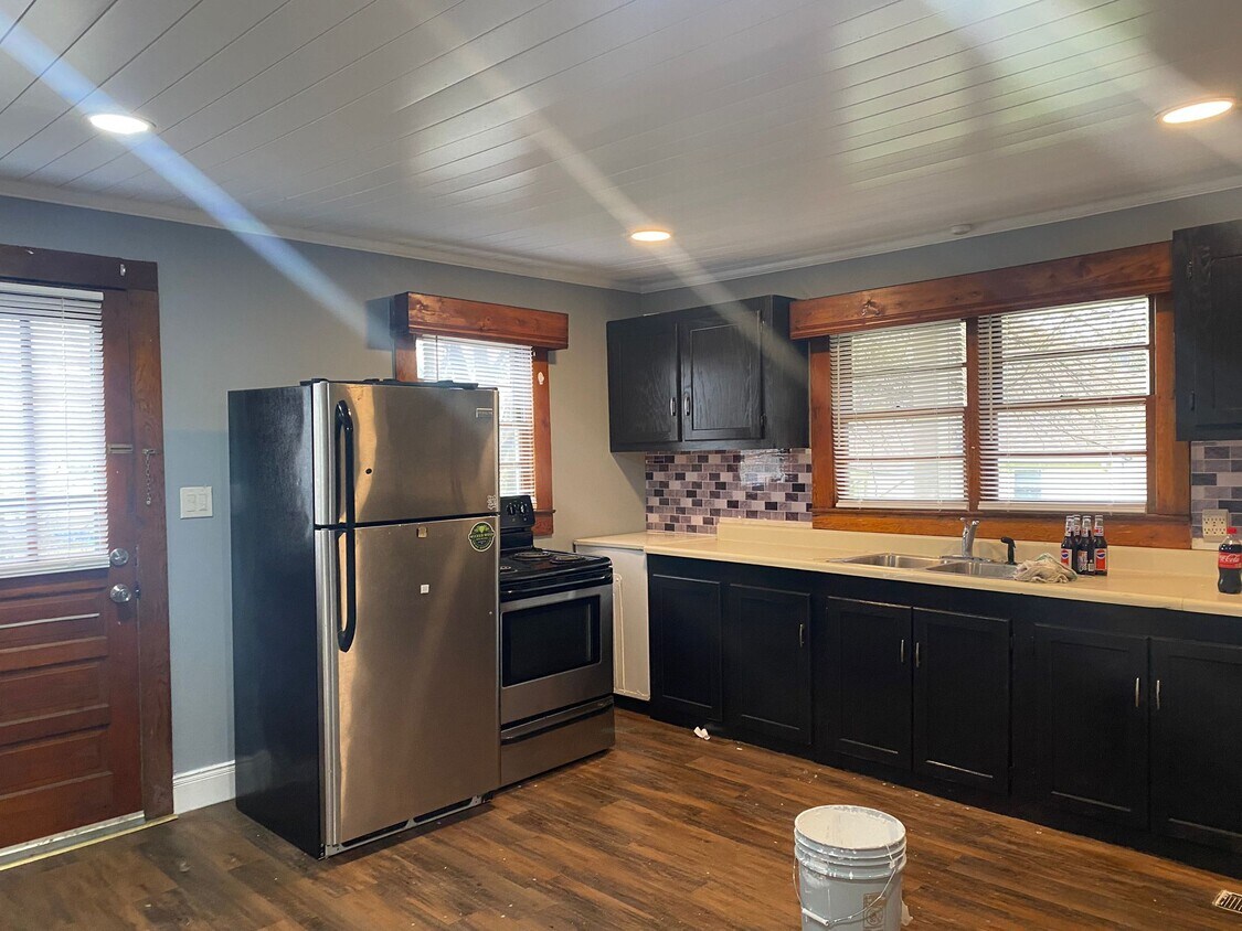 Foto principal - 407 Goldston St
