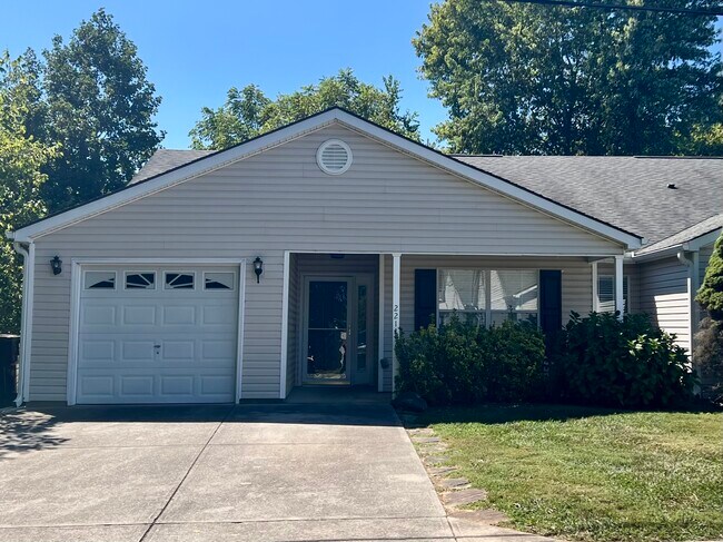 Foto del edificio - 2211 Hickory Manor Way