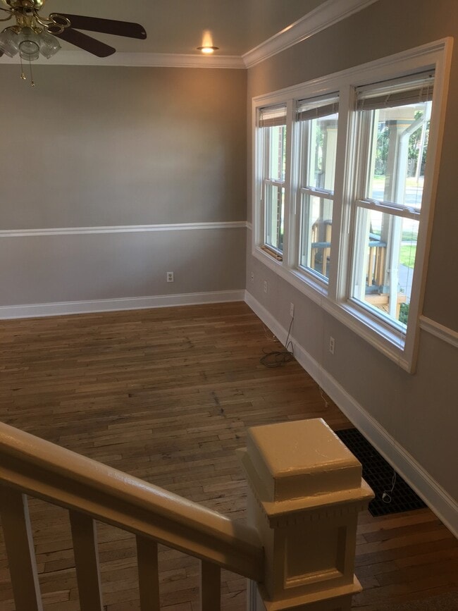 Building Photo - 234 N Summit St