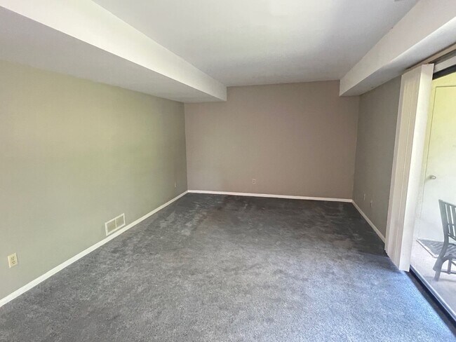Foto del edificio - 2 Bedroom Condo in Colony West - Available...