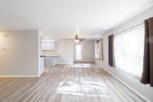 Building Photo - Charming 2-Bedroom Retreat with Fireplace & Private Covered Patio