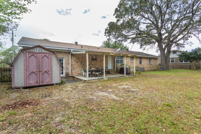 Building Photo - 1750 Bayou Blvd