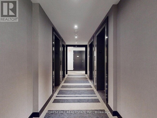 Building Photo - 30 Roehampton Ave