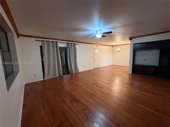 Foto del edificio - 7925 SW 86th St