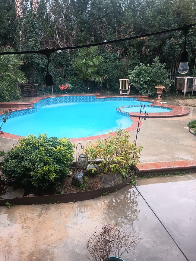 Building Photo - 5852 Almond Valley Way