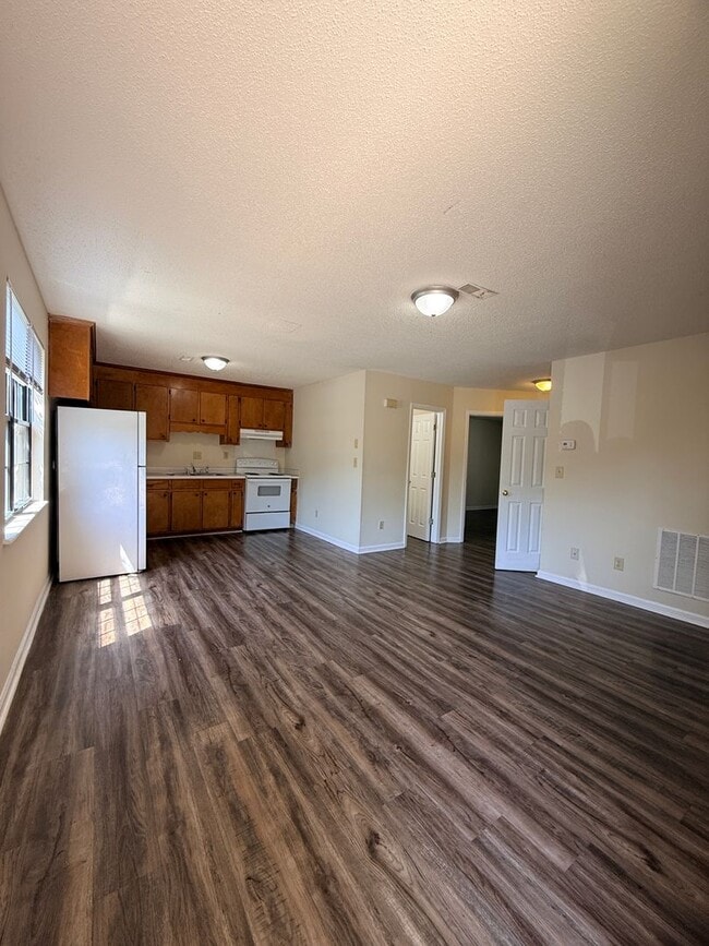 Photo - Ivy Court Apartments – 2 Bedroom, 1 Bath | Greenville, NC