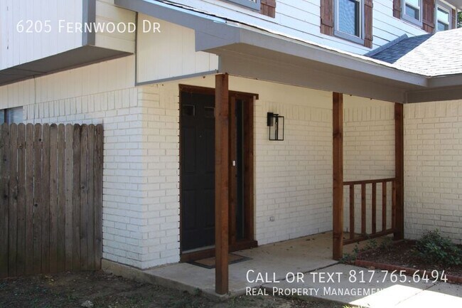 Building Photo - 6205 Fernwood Dr