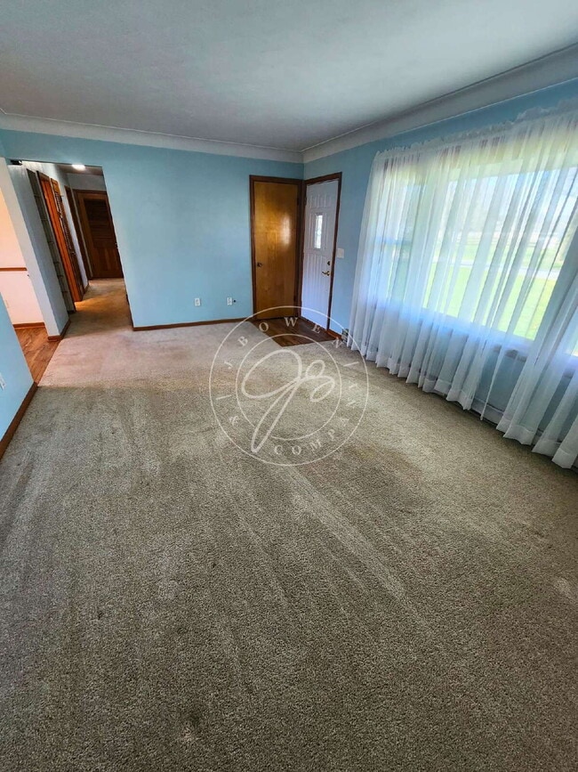 Building Photo - Sylvania Schools! Charming 3-Bedroom Ranch with Attached Garage & First-Floor Laundry