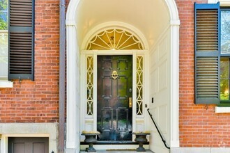 48 Mt Vernon St