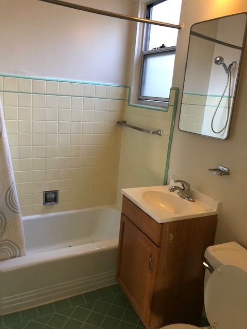 bathroom - 270 San Jose Ave