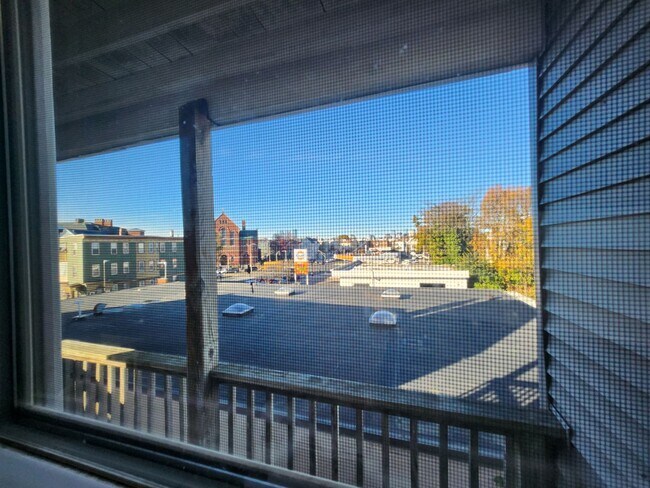 Building Photo - Third Floor 3 Bd 1 Bath Near JFK T Station w/ In Unit Laundry!