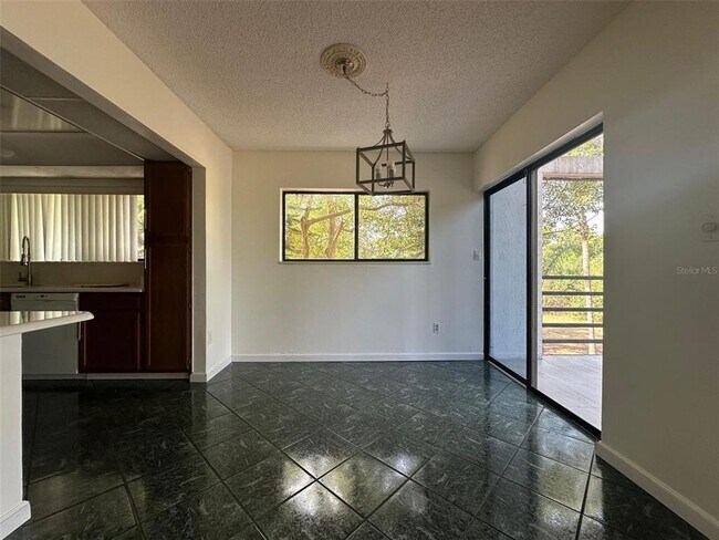 Foto del edificio - 4594 Towerpine Rd