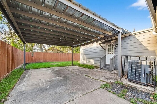 Foto del edificio - 4520 Sharon St