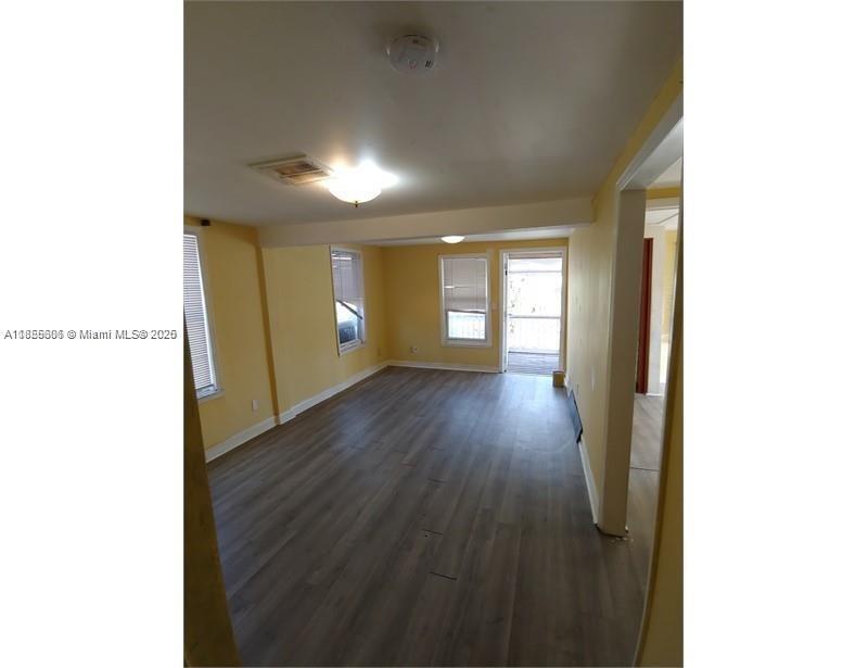 Foto principal - 241 NW 5th Ave