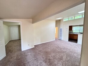 Building Photo - 18565 N Cherry Creek Rd