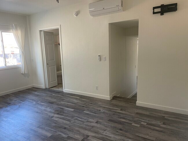 Foto del edificio - 9074 Paradise Park Dr
