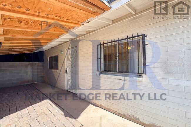 Foto del edificio - 2Bed/1Bath House at AZ-51/Thomas Rd! NO CREDIT, NO BACKGROUND, NO RENTAL HISTORY CHECK!