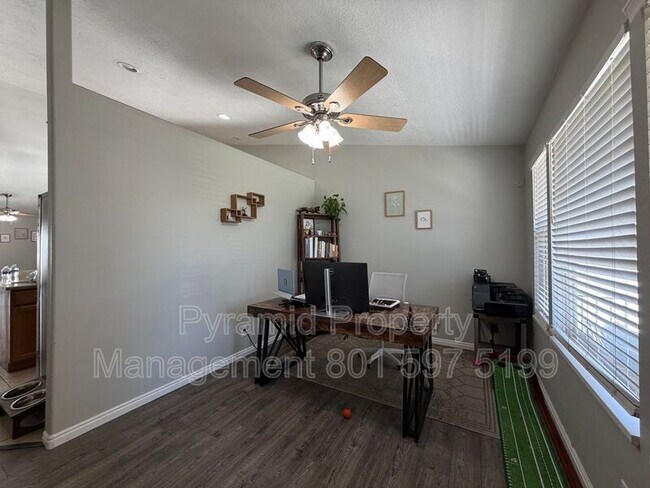 Building Photo - 12894 Cactus Berry Dr