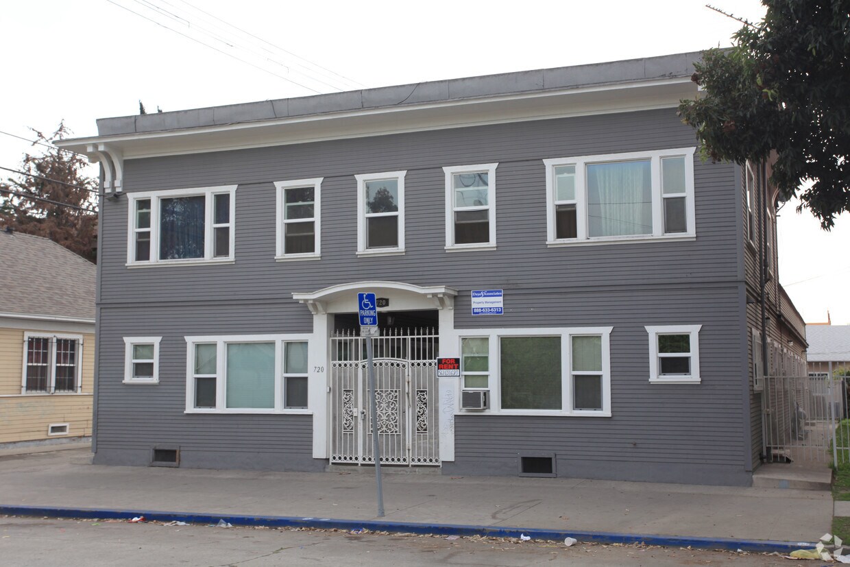 Building Photo - 720 E 8th St