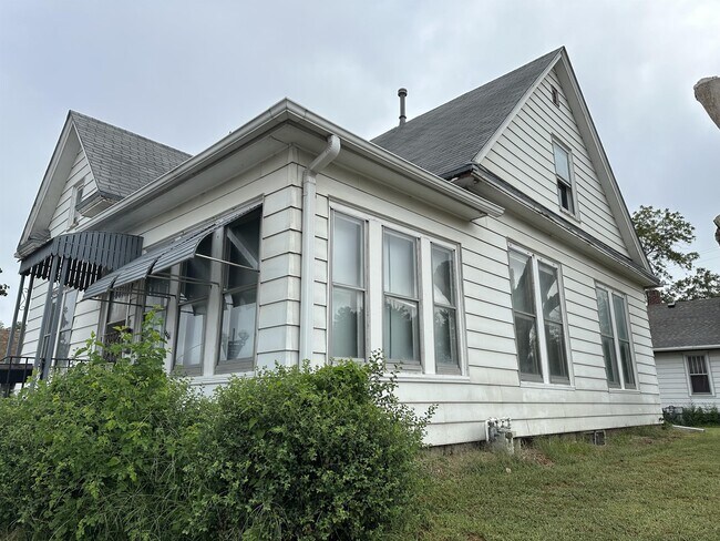 Foto del edificio - 1600 N 27th St