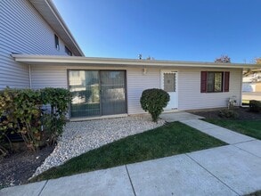 Building Photo - 102 Tonset Ct