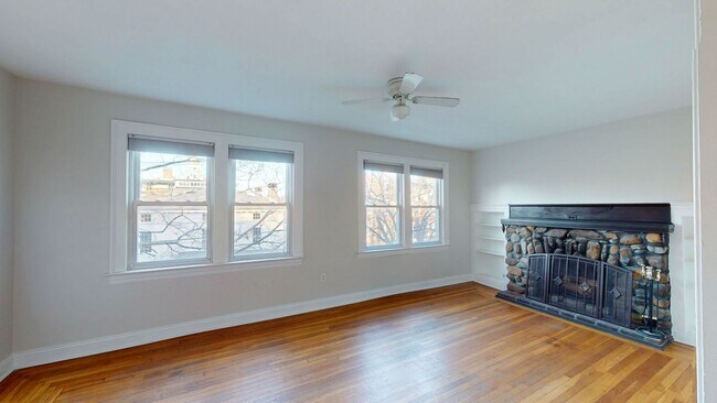 Building Photo - Renovated 2 Bedroom Apartment in Wooster Square!