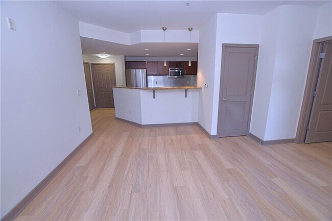 Foto del edificio - 390 17th St NW
