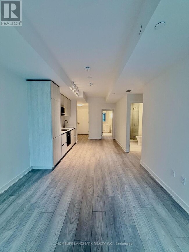 Photo du bâtiment - 110 Broadway Ave